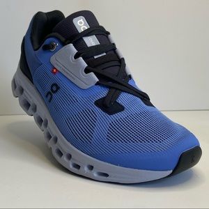 Women’s On Running Cloudstratus size 8, like New
